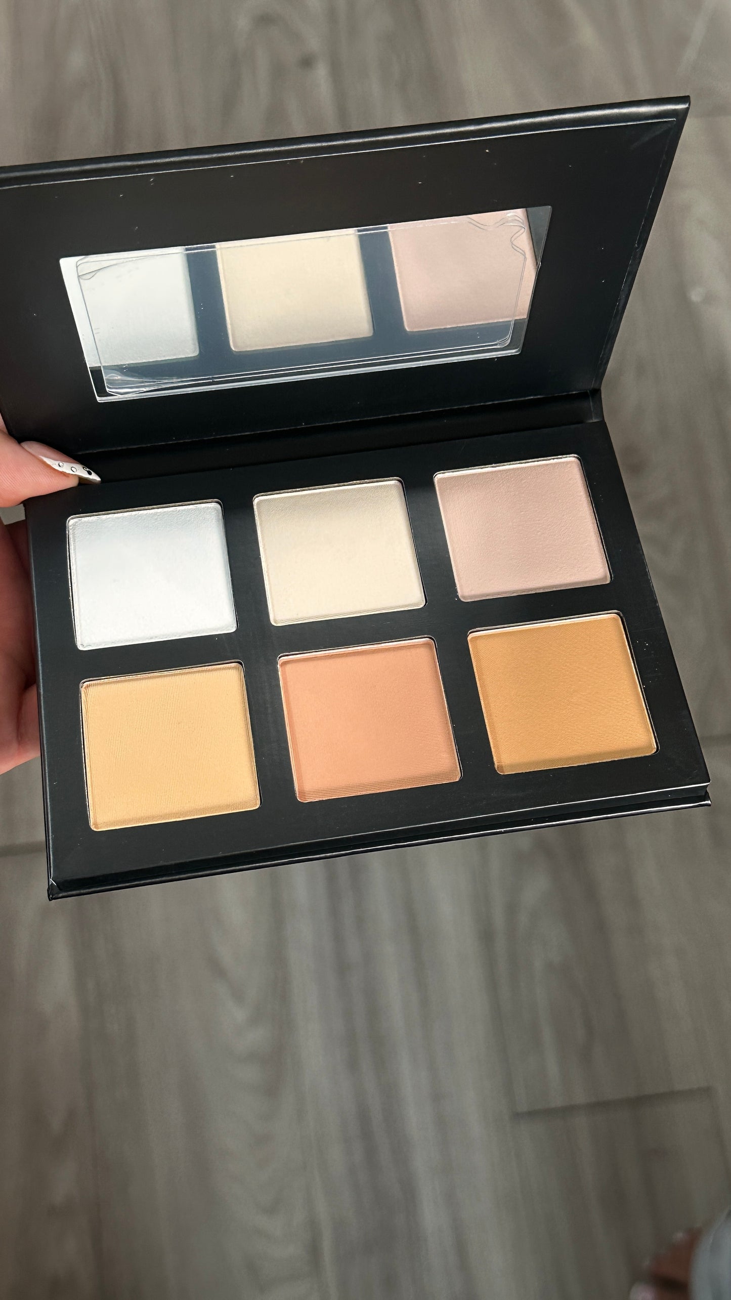 Contour Bronzing Pallet- Light